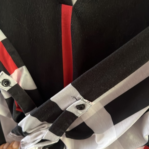 St. Jubileens Women’s tunic 3/4 sleeves black/white/gray/red Vneck size Large - Picture 4 of 17